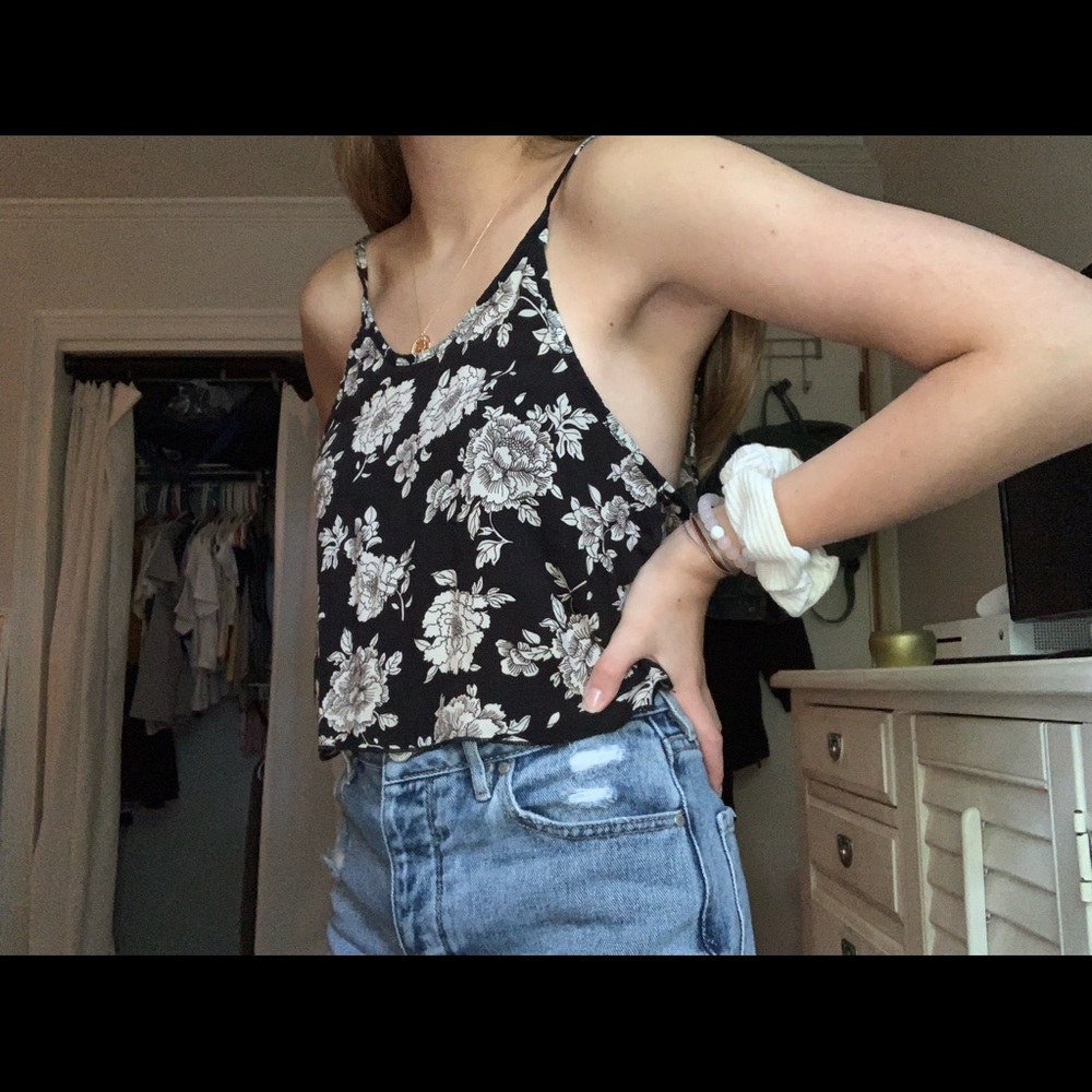 Super cute Brandy Melville rose tank!